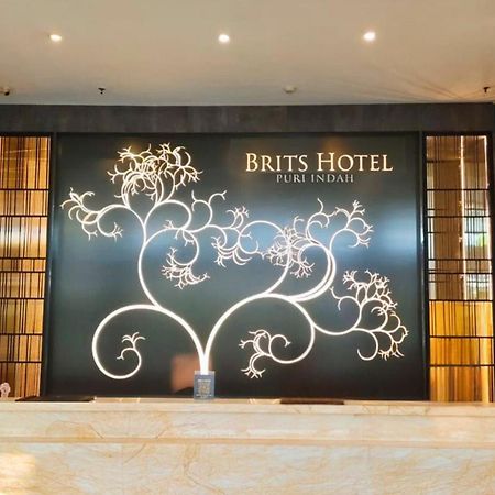 Brits Hotel Puri Indah Джакарта Экстерьер фото